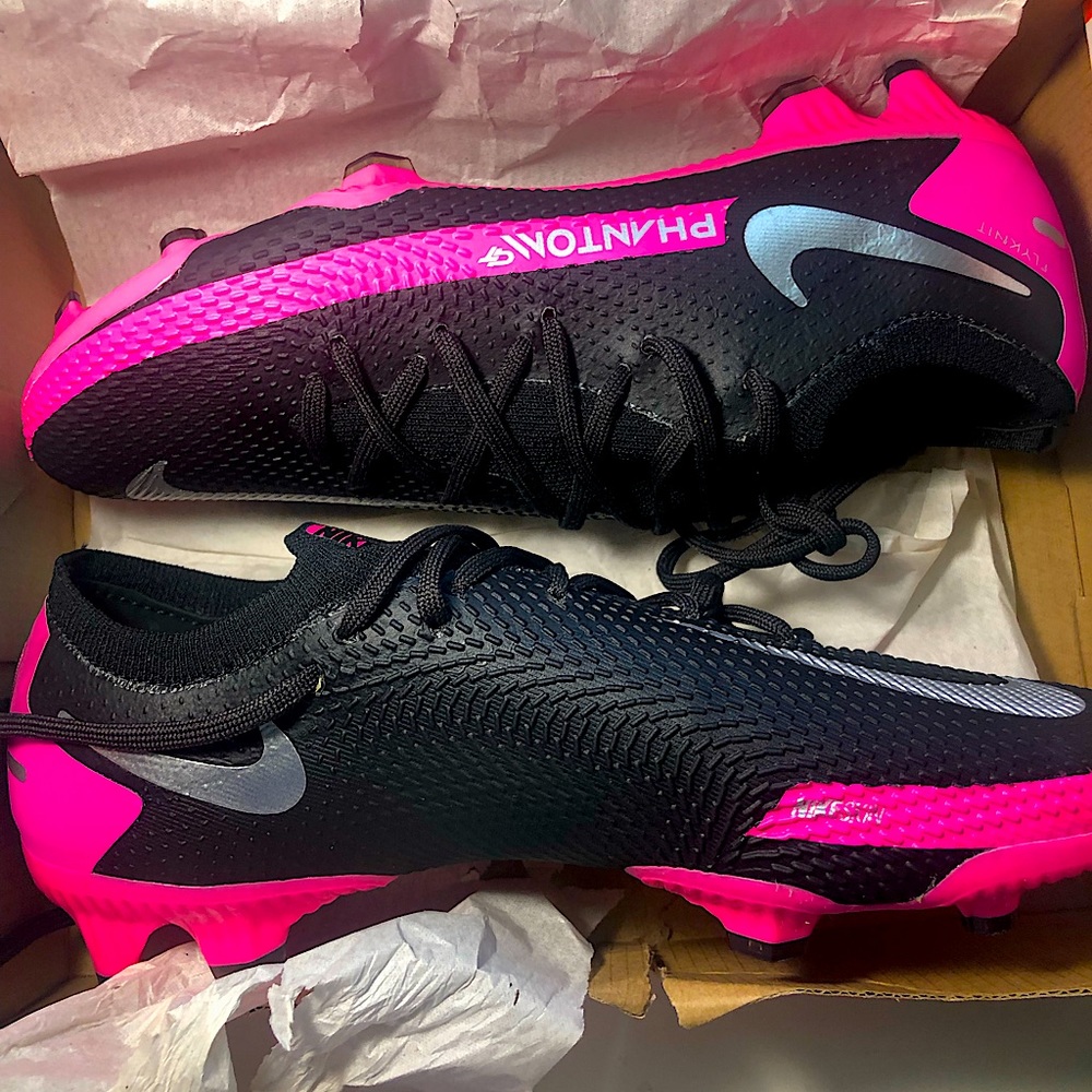 Nike soccer cleats size 5.5